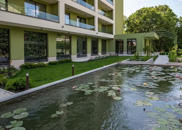 Romance Hotel And Family Suites